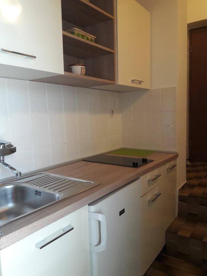 Small Apartment Merica 诺瓦利娅 外观 照片
